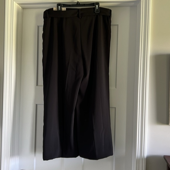 Chico’s Black Label wide leg pant in black. Size 1.5 - Picture 2 of 5